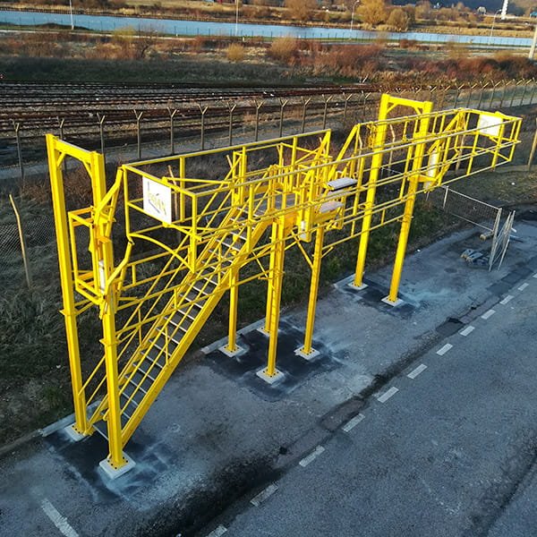 Ensemble d’accès sécurisé sur citernes, conteneurs et wagons